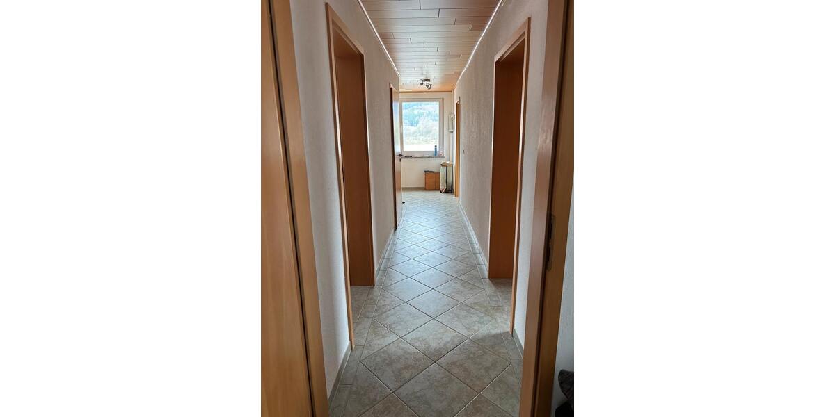 Dachgeschoßwohnung Floh-Seligenthal Seligenthal - 3 Zimmer, 65 m&sup2;, 422&euro; | Angebot:26038773