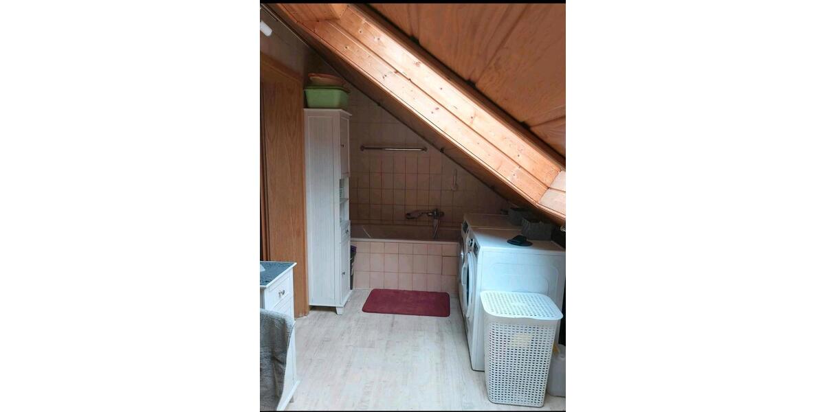 Dachgeschoßwohnung Schriesheim - 2 Zimmer, 80 m&sup2;, 1.150&euro; | Angebot:26030776