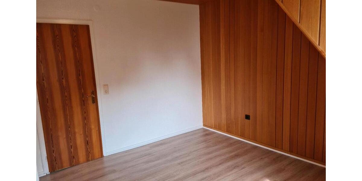 Dachgeschoßwohnung Neukirchen - 3 Zimmer, 55 m&sup2;, 700&euro; | Angebot:24808477