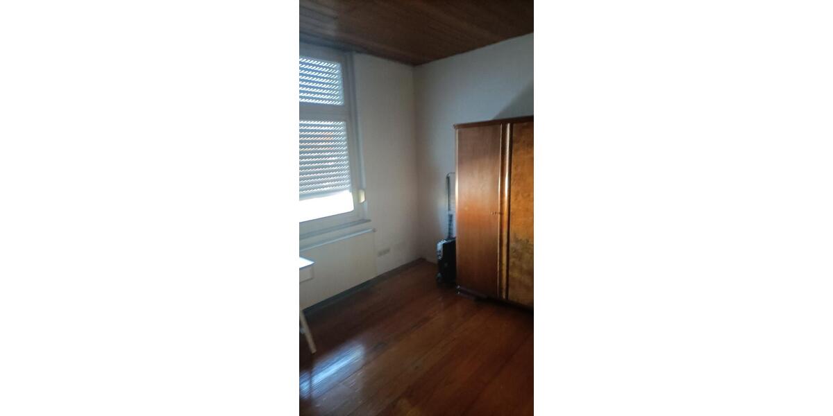 Großzügiges WG Zimmer 1 zimmer