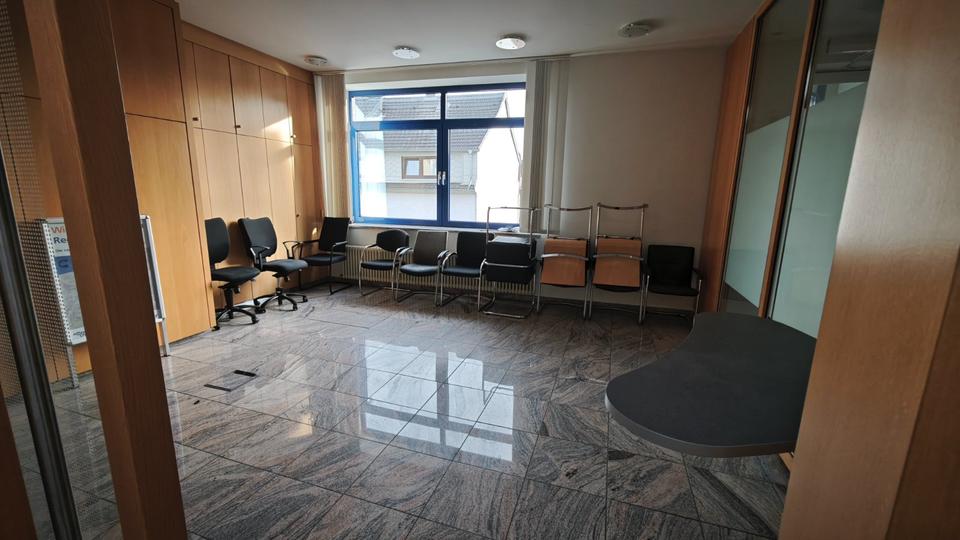 500m² Gewerbeanwesen in zentraler Lage von Landsweiler-Reden zimmer