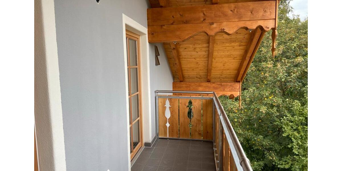 Dachgeschoßwohnung Griesstätt - 3 Zimmer, 85 m&sup2;, 1.400&euro; | Angebot:26213387