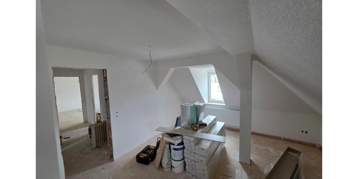 Dachgeschoßwohnung Böhlen - 3 Zimmer, 72 m&sup2;, 648&euro; | Angebot:24770522