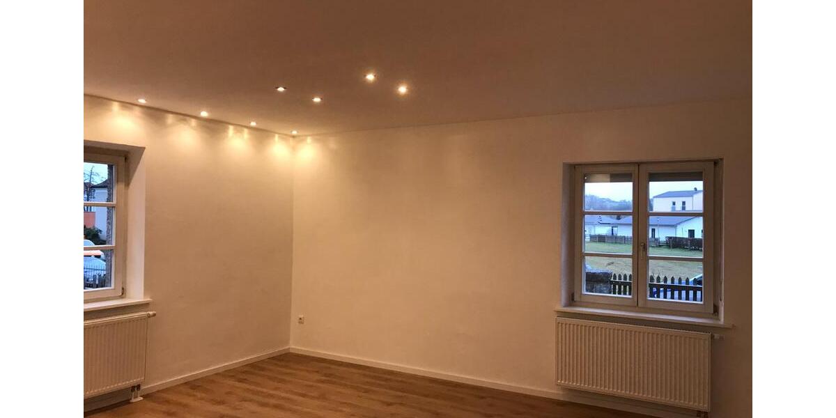 Renovierte Wohnung (Erstbezug Parterrre mit Garten und Balkon) 5 zimmer