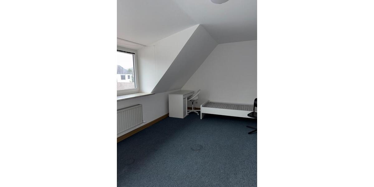 Dachgeschoßwohnung Straubing - 3 Zimmer, 48 m&sup2;, 670&euro; | Angebot:24548736