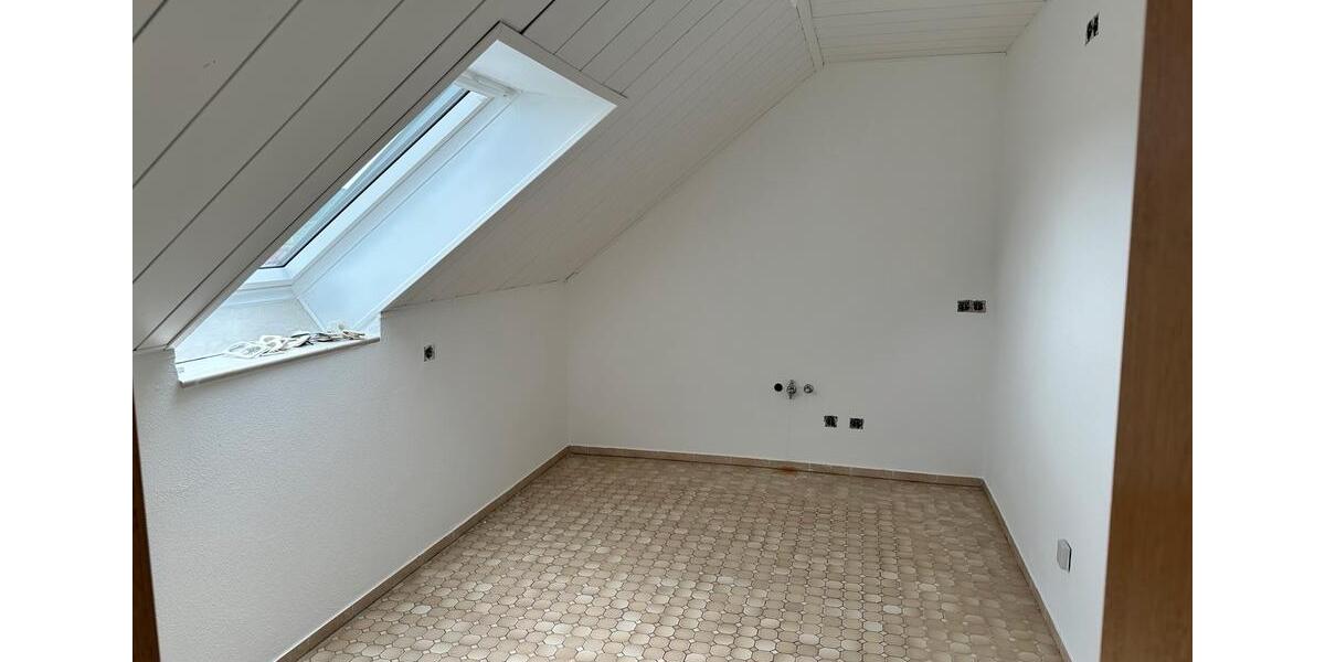 Dachgeschoßwohnung Neuhof an der Zenn - 6 Zimmer, 110 m&sup2;, 990&euro; | Angebot:24392999