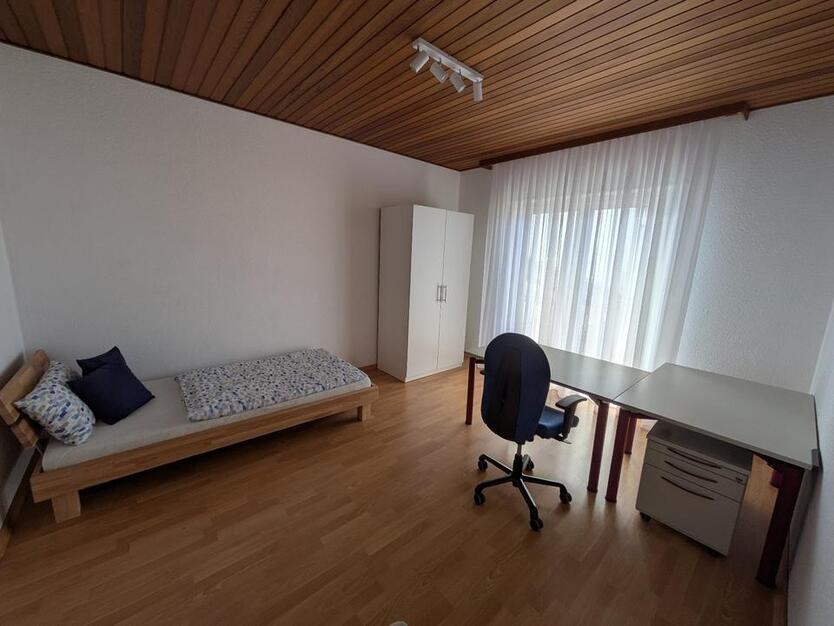 5 Zimmer in neu renovierter WG-Wohnung für Studenten (Diedesfeld)