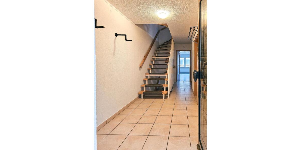 Etagenwohnung Frankenthal (Pfalz) - 4 Zimmer, 150 m&sup2;, 1.550&euro; | Angebot:25887792