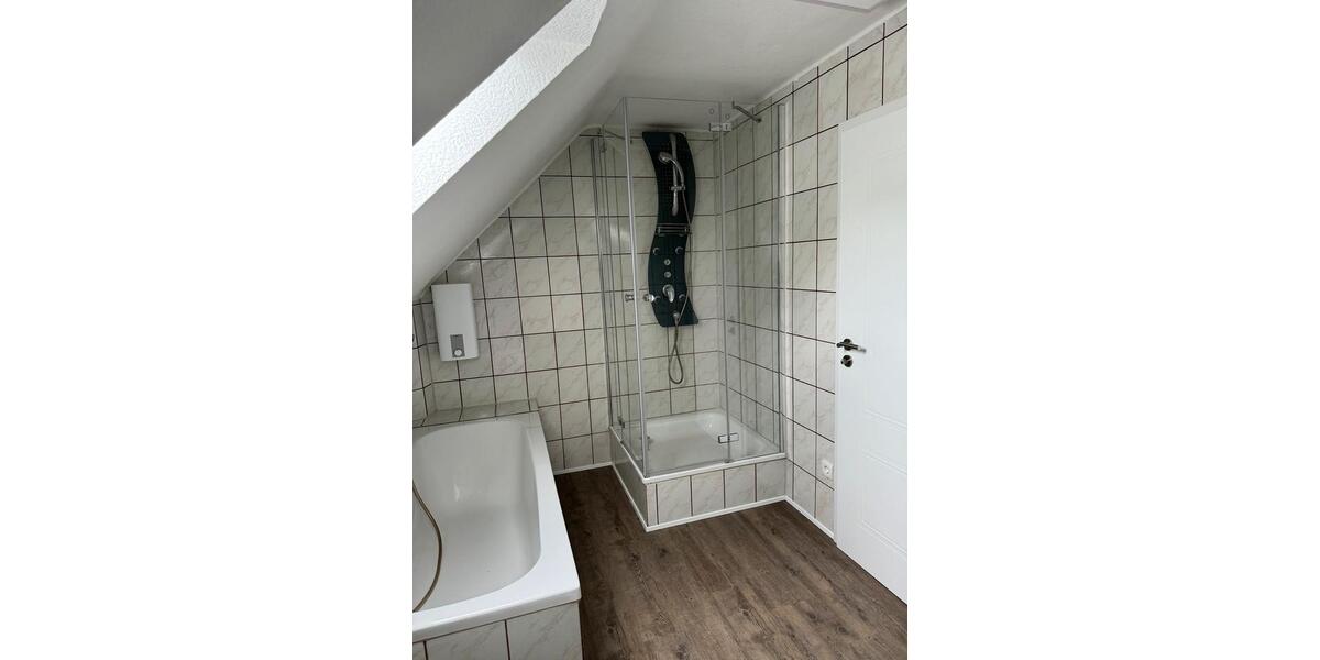 Dachgeschoßwohnung Reichshof - 2.5 Zimmer, 65 m&sup2;, 755&euro; | Angebot:23836678