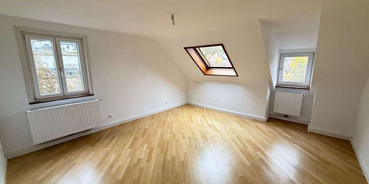 Wohnung zum Mieten in Stuttgart 1.100 € 99 m² 4 zimmer