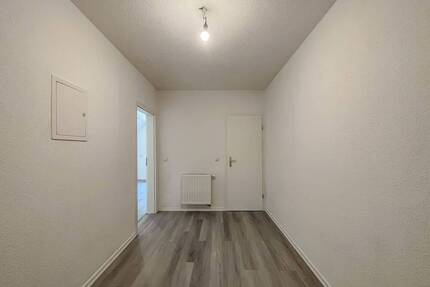2,5-Zimmer - zentrale Lage - frisch renoviert