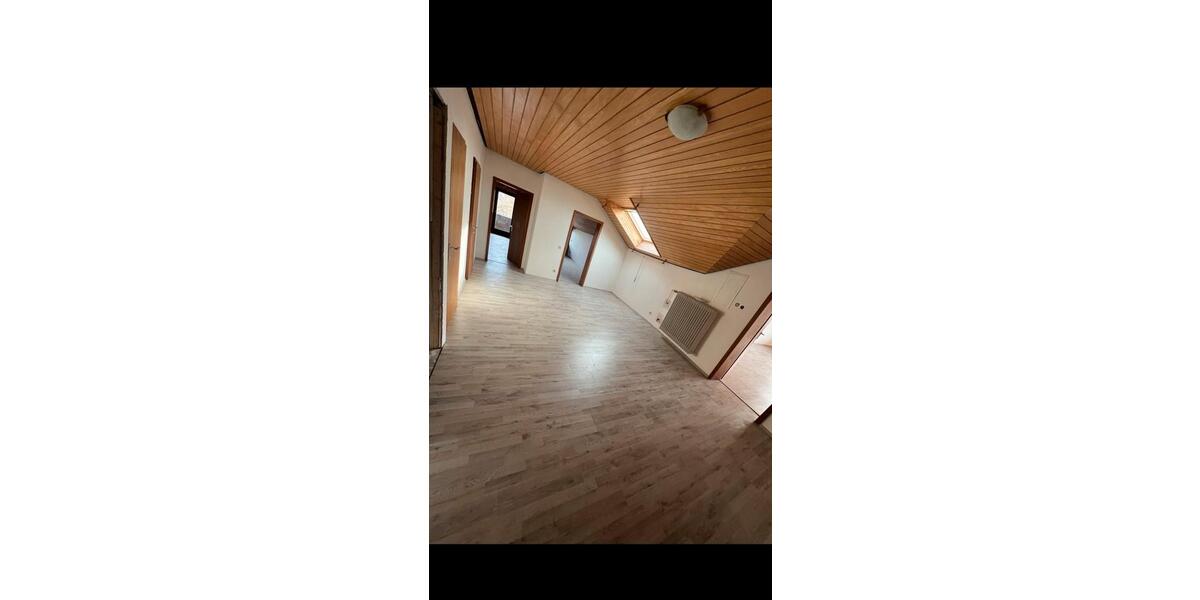 Dachgeschoßwohnung Uttenweiler - 4 Zimmer, 110 m&sup2;, 1.250&euro; | Angebot:25332645