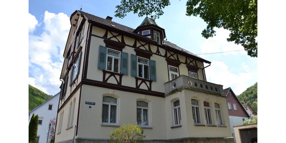 Etagenwohnung Bad Urach - 4 Zimmer, 100 m&sup2;, 990&euro; | Angebot:26611008
