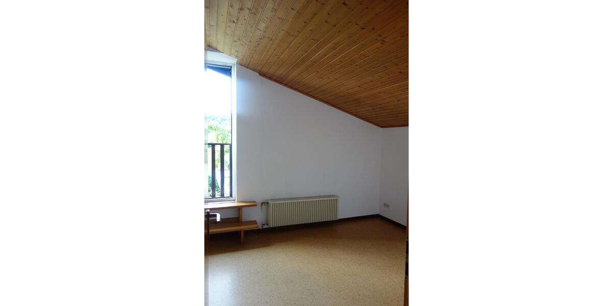 Dachgeschoßwohnung Bad Zwesten - 4 Zimmer, 75 m&sup2;, 500&euro; | Angebot:26676028