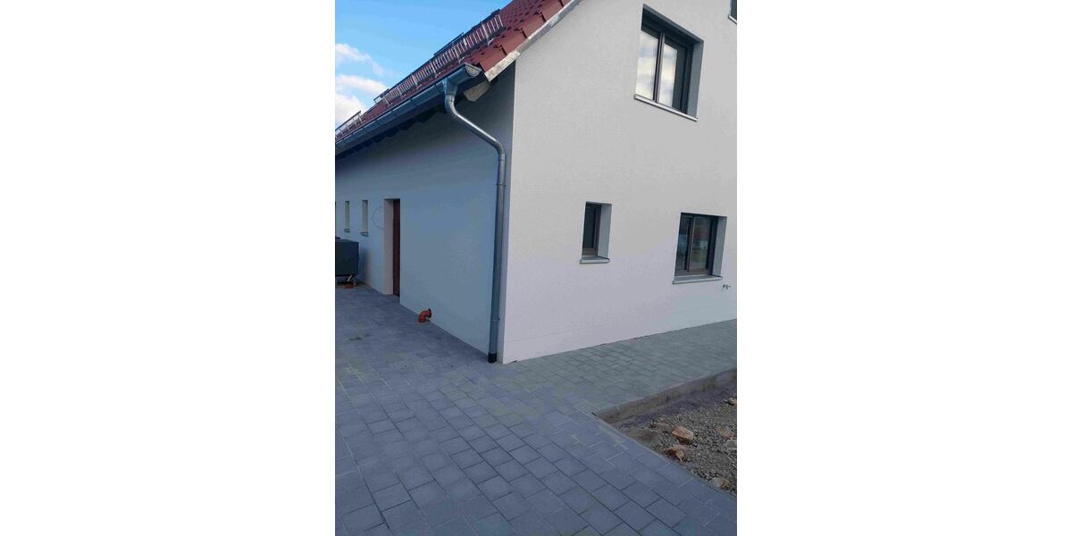 Doppelhaushälfte Lauterhofen - 5 Zimmer, 126 m&sup2;, 1.555&euro; | Angebot:26021976