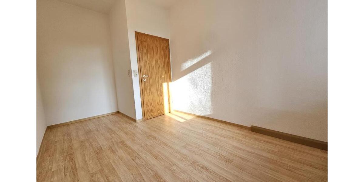 Etagenwohnung Werdau - 3 Zimmer, 60 m&sup2;, 332&euro; | Angebot:26662738