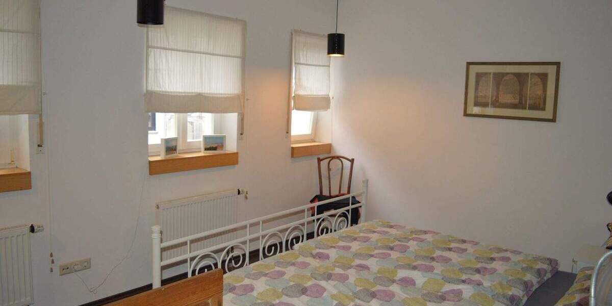 Stilvolles Wohnen im Zentrum Treis-Kardens. Moselnähe. Hoher Freizeitwert. Hochwertige Einbauküche. 4 zimmer