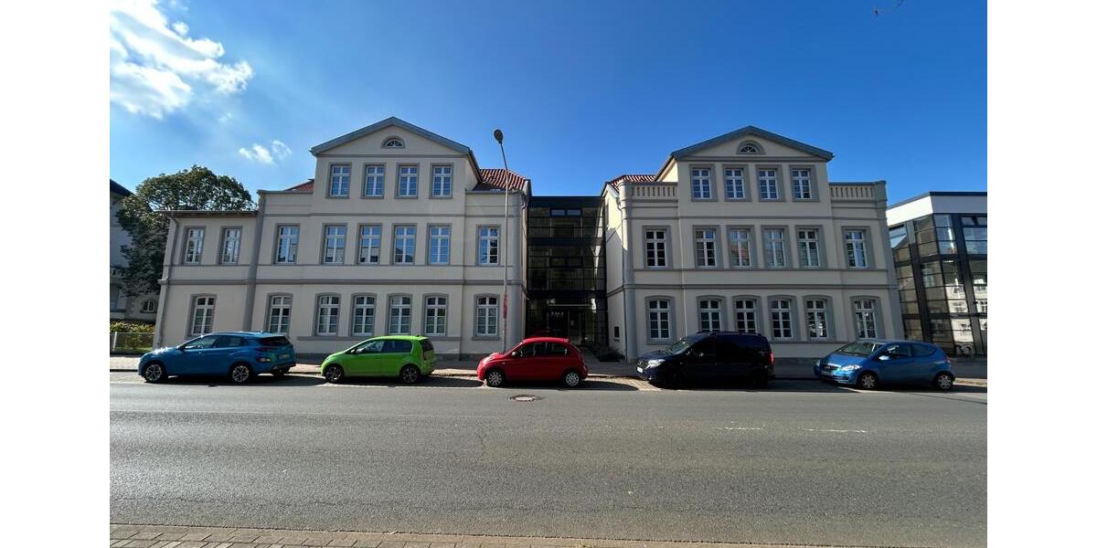 Erdgeschoßwohnung Bückeburg - 4 Zimmer, 142 m&sup2;, 1.700&euro; | Angebot:25413054