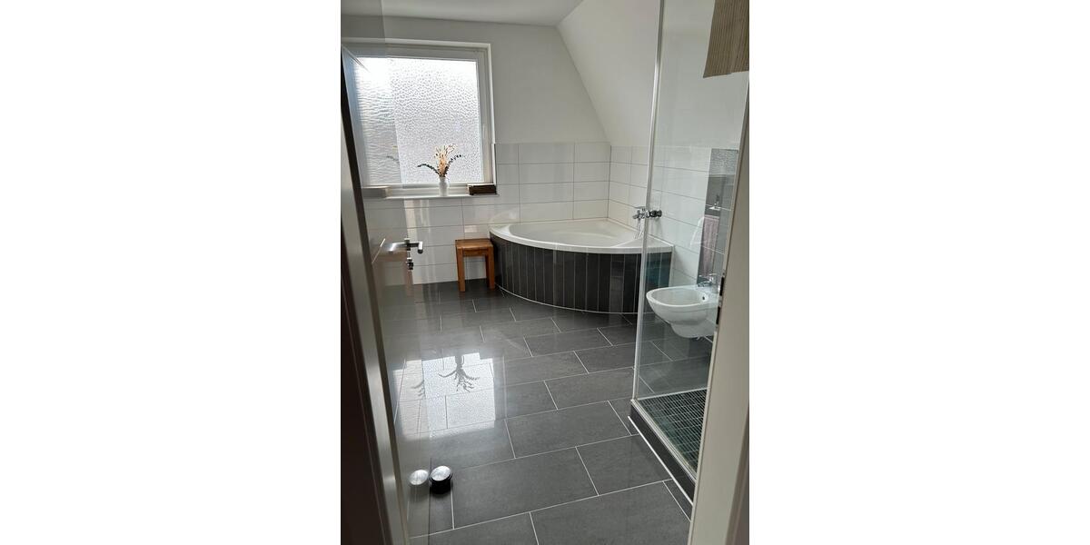 Etagenwohnung Adendorf - 3.5 Zimmer, 110 m&sup2;, 1.650&euro; | Angebot:25963602