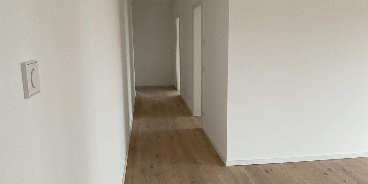 Moderner Wohnkomfort - viel Platz + Freiraum! 3 Zimmer + Loggia, Einbauküche, Tageslichtbad,Gäste-WC 3 zimmer