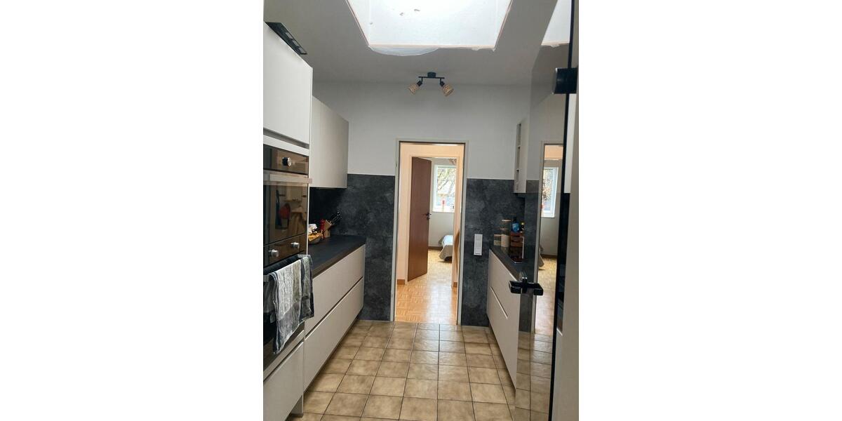 Vollmöblierte Wohnung zur Untermiete für 6 Monate 4 zimmer