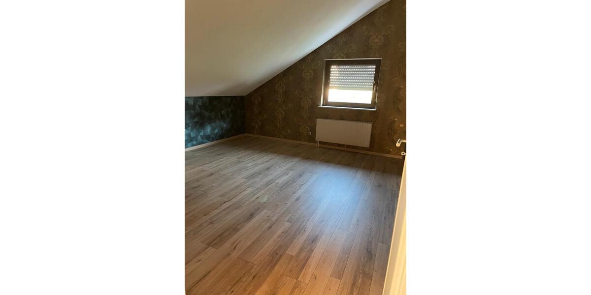 Dachgeschoßwohnung Elztal - 3 Zimmer, 700&euro; | Angebot:23086849