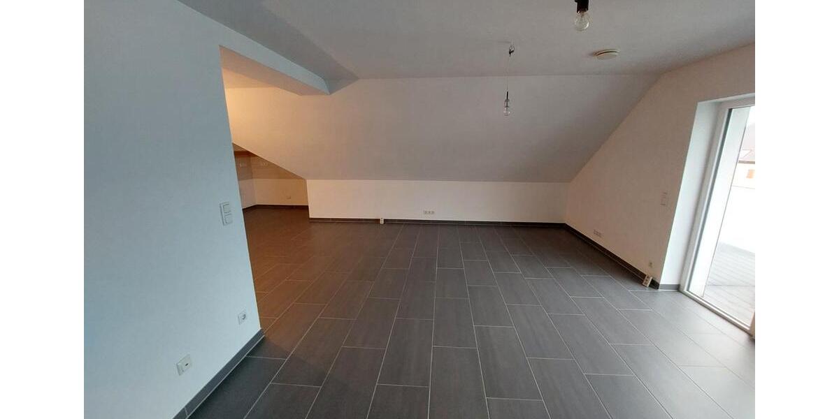 Dachgeschoßwohnung Friedberg - 3 Zimmer, 85 m&sup2;, 1.490&euro; | Angebot:26256525