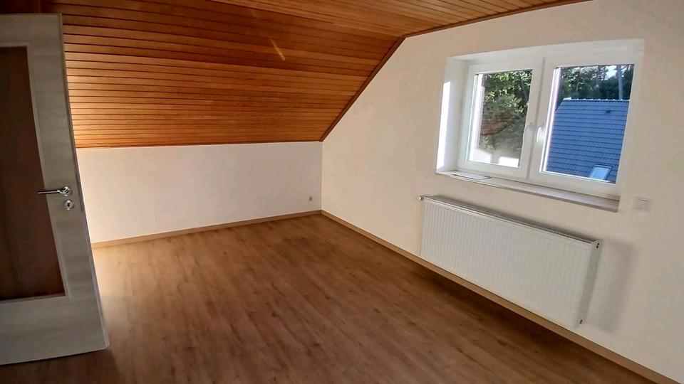 Dachgeschoßwohnung Schloß Holte-Stukenbrock Stukenbrock - 2 Zimmer, 50 m&sup2;, 550&euro; | Angebot:26669668