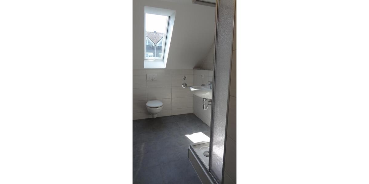 Dachgeschoßwohnung Velbert Langenberg - 1 Zimmer, 32 m&sup2;, 270&euro; | Angebot:25054609