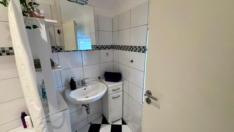 Dachgeschoßwohnung Mönchengladbach Süd - 2 Zimmer, 55 m&sup2;, 530&euro; | Angebot:25210036