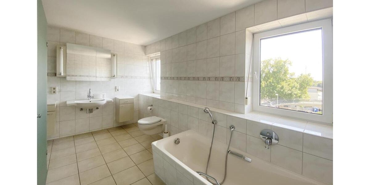Dachgeschoßwohnung Speyer - 3 Zimmer, 116 m&sup2;, 1.400&euro; | Angebot:26615972