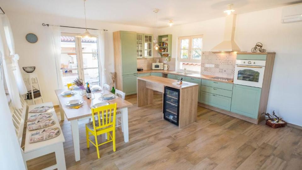 Villa München Altstadt-Lehel - 3 Zimmer, 110 m&sup2;, 1.190&euro; | Angebot:25922541