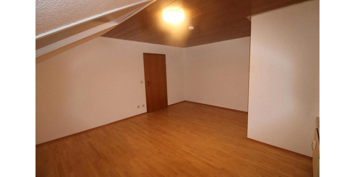 Dachgeschoßwohnung Igersheim - 3.5 Zimmer, 113 m&sup2;, 1.130&euro; | Angebot:24870124