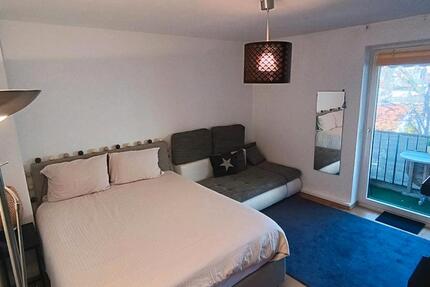 15m2 WG-Zimmer mit Balkon in einer Zweier-WG ab 1. Dezember zimmer