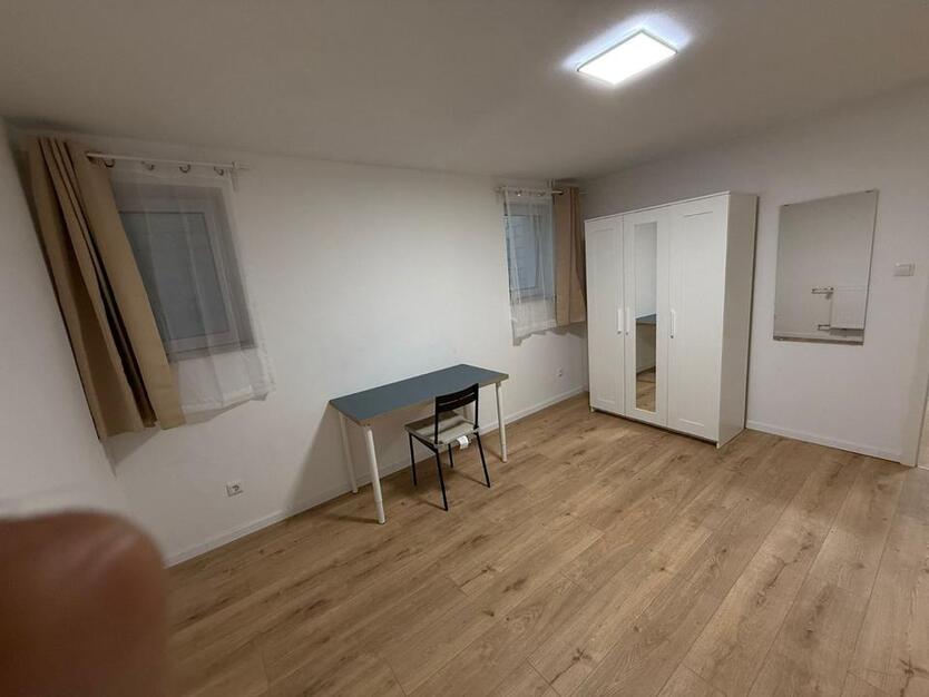 Möbliertes WG-Zimmer in frisch sanierter Wohnung in Berlin-Kladow