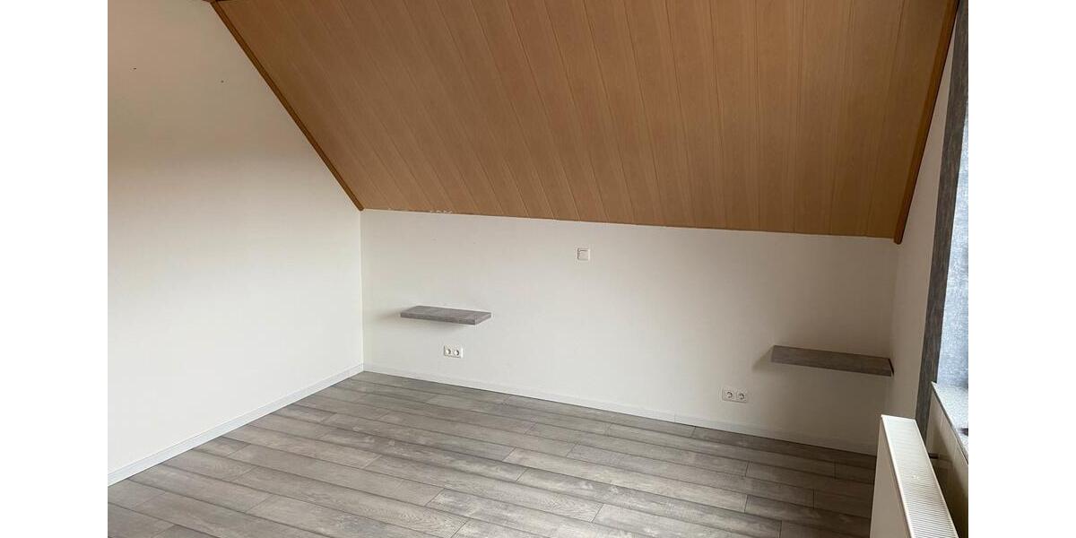 Dachgeschoßwohnung Arnsberg - 1 Zimmer, 70 m&sup2;, 560&euro; | Angebot:26302893