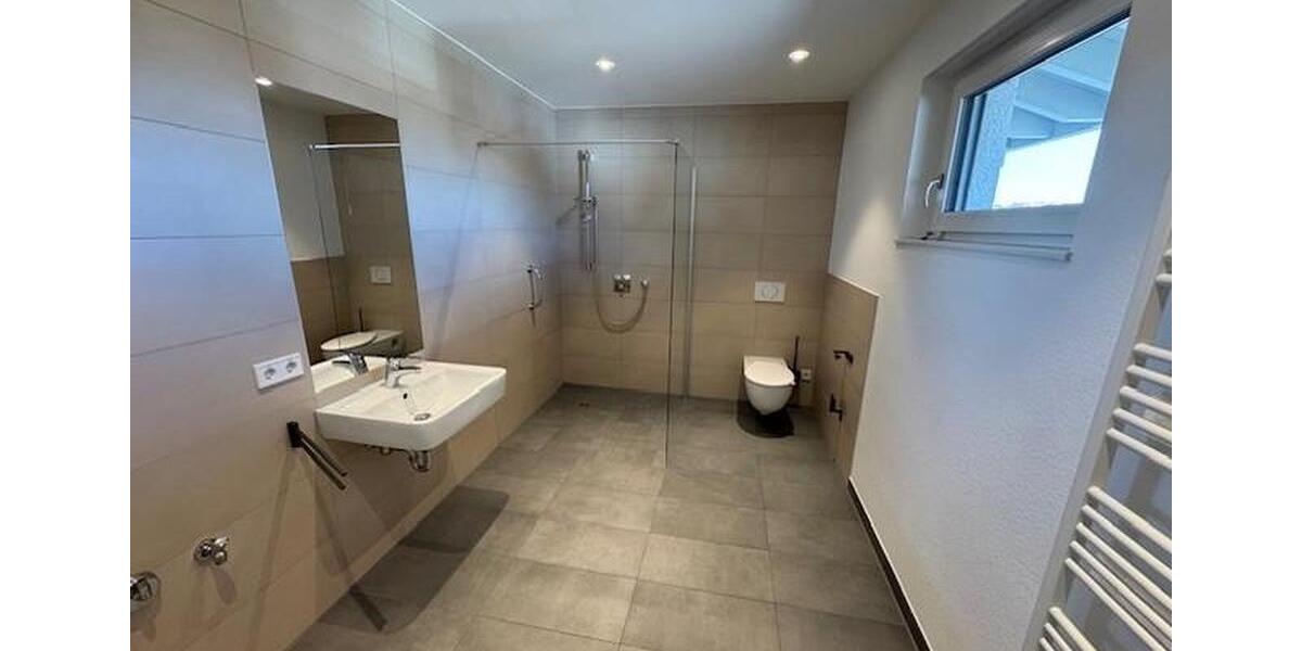 Etagenwohnung Ochsenhausen - 2 Zimmer, 83 m&sup2;, 1.050&euro; | Angebot:26085514