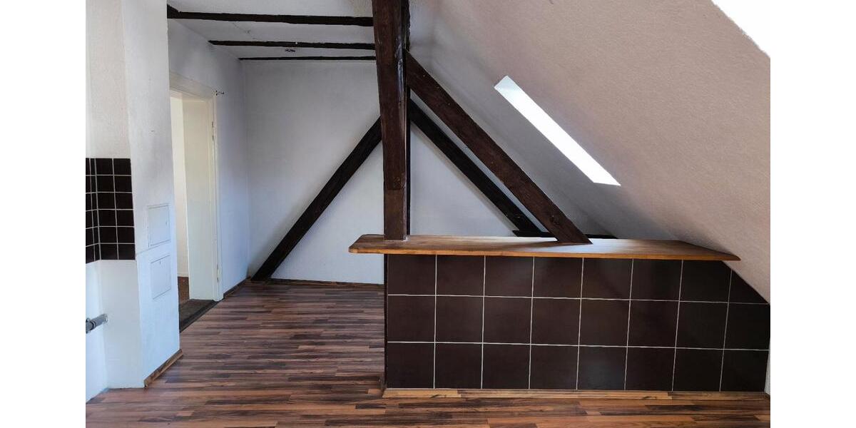 Dachgeschoßwohnung Burg - 3 Zimmer, 73 m&sup2;, 439&euro; | Angebot:25990023