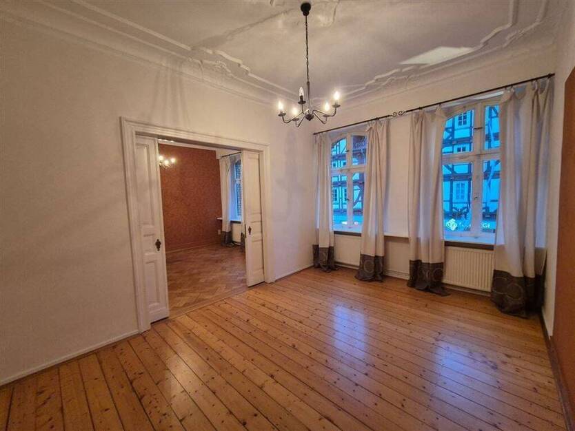 Helle 3 Zimmer AltbauWohnung in der Innenstadt mit Einbauküche