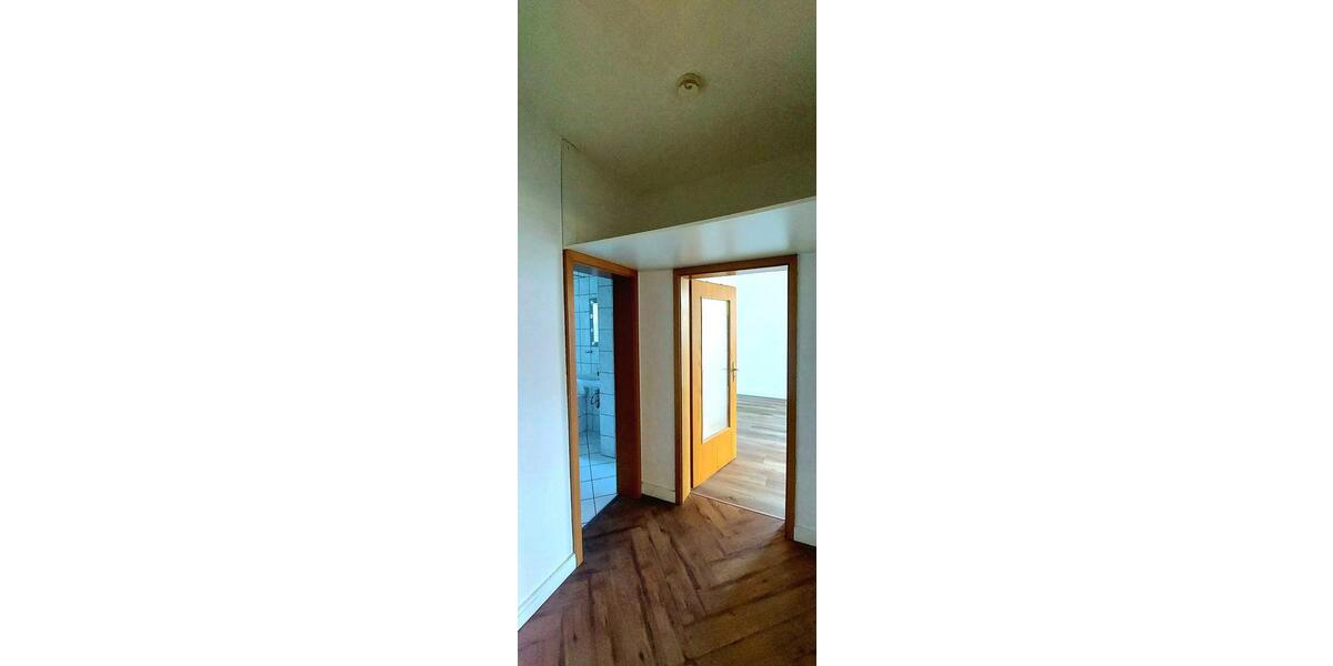 Erdgeschoßwohnung Eisenach - 3 Zimmer, 78 m&sup2;, 490&euro; | Angebot:26063608