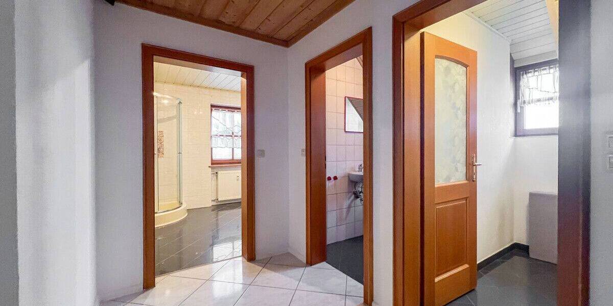 Etagenwohnung Maxhütte-Haidhof Ponholz - 3 Zimmer, 124 m&sup2;, 800&euro; | Angebot:26807150