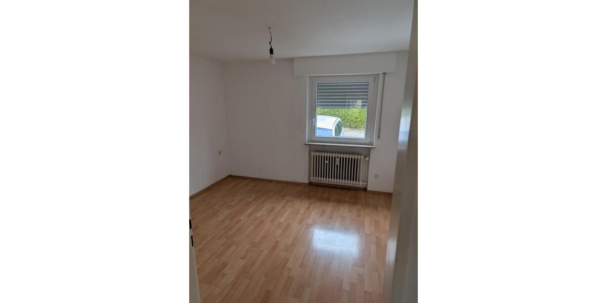 3 Zimmer Whg. für 1-2 Personen geeignet- 1100€ warm inkl Haus NK 3 zimmer