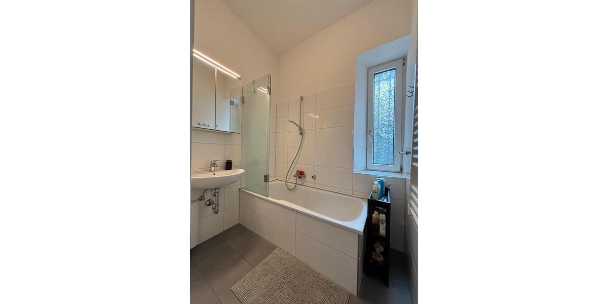 Erdgeschoßwohnung Wiesbaden - 3 Zimmer, 80 m&sup2;, 1.750&euro; | Angebot:25636460