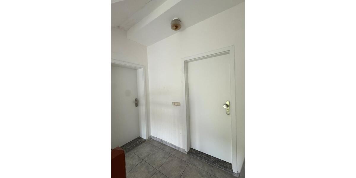 Dachgeschoßwohnung Glauchau - 3 Zimmer, 80 m&sup2;, 562&euro; | Angebot:26614613