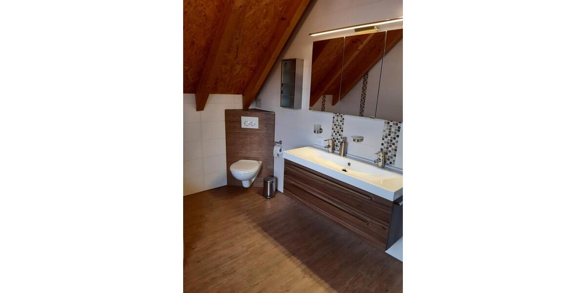 Doppelhaushälfte Eschenbach in der Oberpfalz - 14 Zimmer, 123 m&sup2;, 1.900&euro; | Angebot:26503618