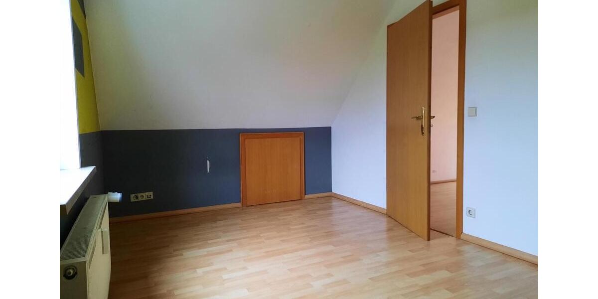 Dachgeschoßwohnung Bockenem - 4 Zimmer, 99 m&sup2;, 680&euro; | Angebot:26047031