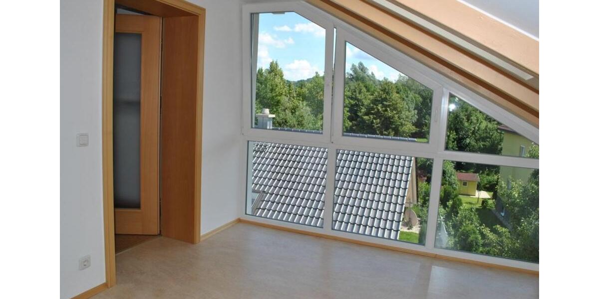 Dachgeschoßwohnung Deggendorf - 3.5 Zimmer, 800&euro; | Angebot:23243892