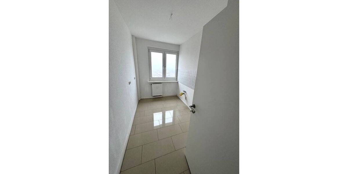 Etagenwohnung Dessau-Roßlau Innenstadt - 3 Zimmer, 58 m&sup2;, 350&euro; | Angebot:23983101