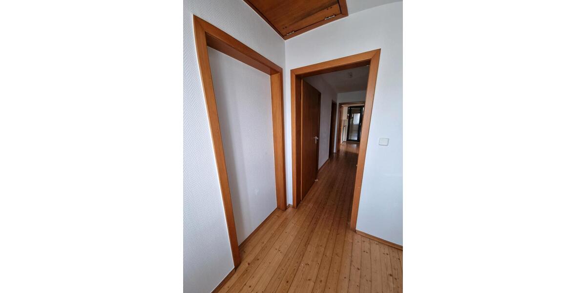 Dachgeschoßwohnung Niederkassel - 2 Zimmer, 50 m&sup2;, 890&euro; | Angebot:26322723