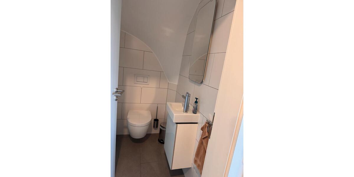 Hochparterre Melsungen - 4 Zimmer, 145 m&sup2;, 1.600&euro; | Angebot:24397451